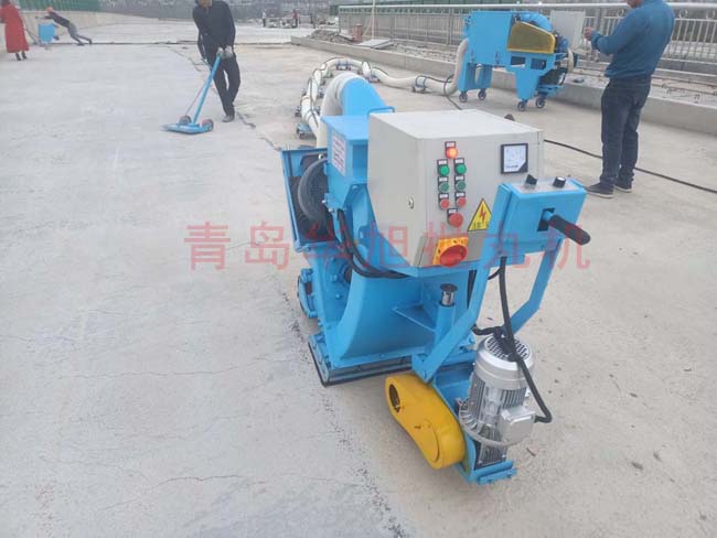 路面拋丸機(jī)施工現(xiàn)場(chǎng)