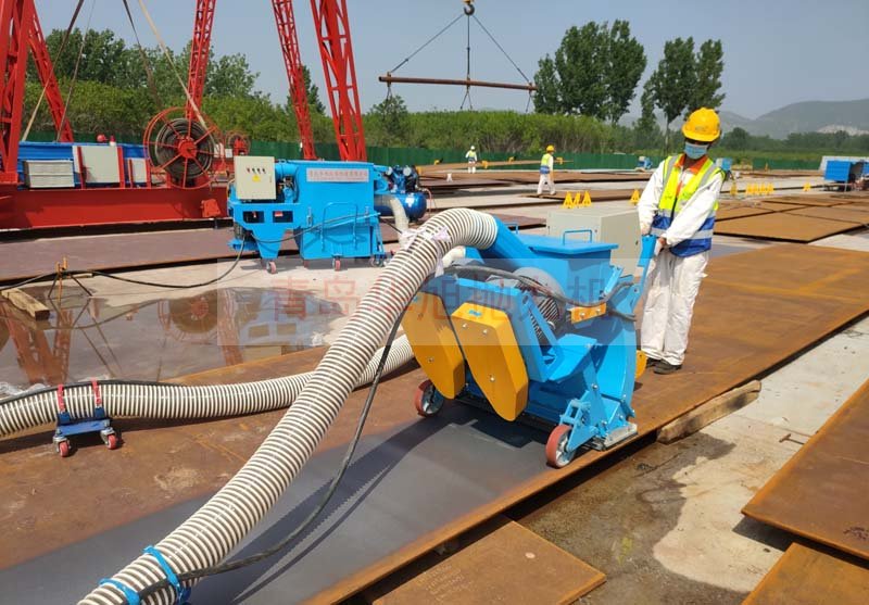 山東滕州路面拋丸機清理鋼板表面鐵銹