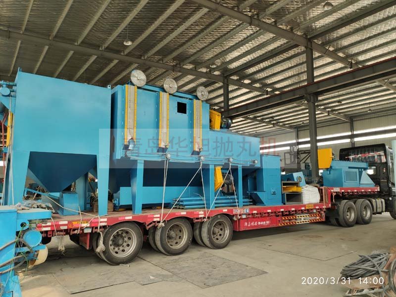 Q6925輥道通過式拋丸機(jī)裝車發(fā)貨現(xiàn)場