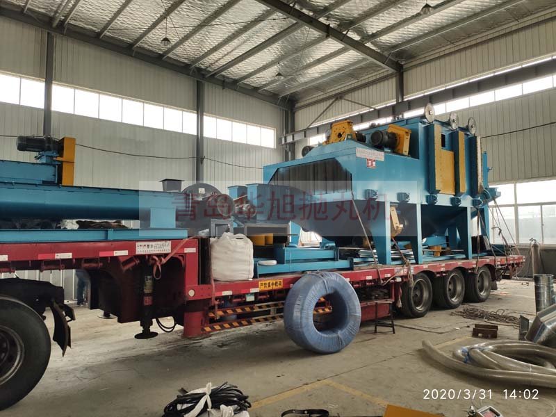 Q6925輥道通過式拋丸機(jī)裝車發(fā)貨現(xiàn)場