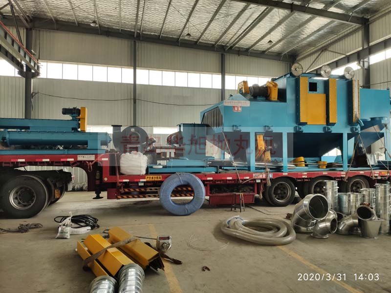 Q6925輥道通過式拋丸機(jī)裝車發(fā)貨現(xiàn)場